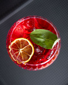 Cocktail signature — photographie réalisée par PHOTOPRODSTUDIO à Castres