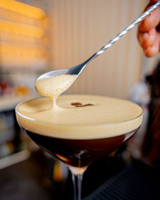 Mousse d'expresso martini — photographie réalisée par PHOTOPRODSTUDIO à Castres