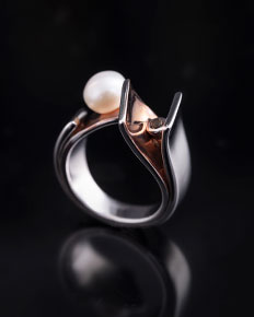 Bague argent, or rose et perle — photographie réalisée par PHOTOPRODSTUDIO à Castres