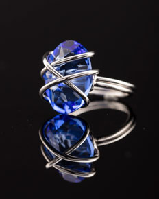 Bague fils d'argent, pierre bleue — photographie réalisée par PHOTOPRODSTUDIO à Castres